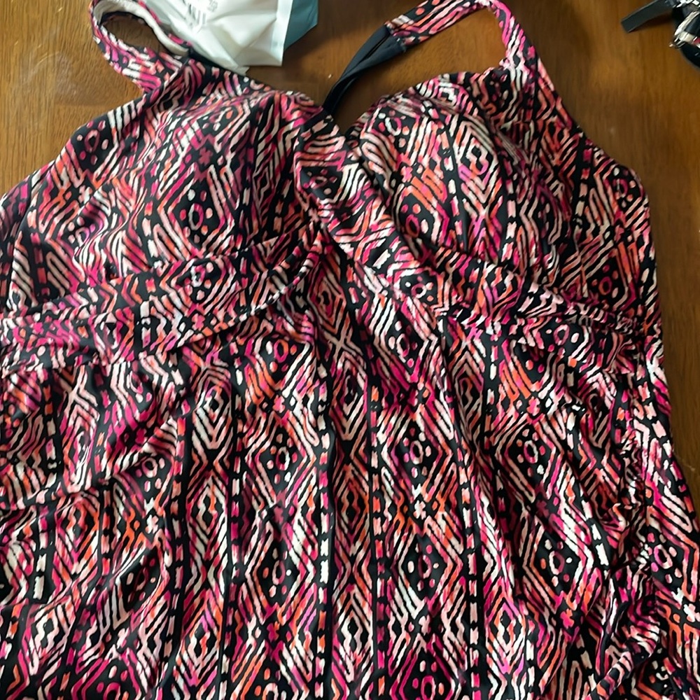 Size 18 women’s swimsuit top